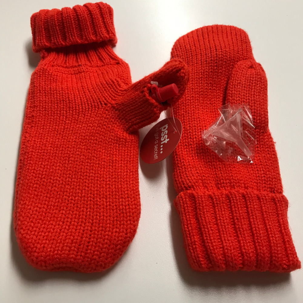 Past… I’ve got a Secret Mittens with Flask gloves